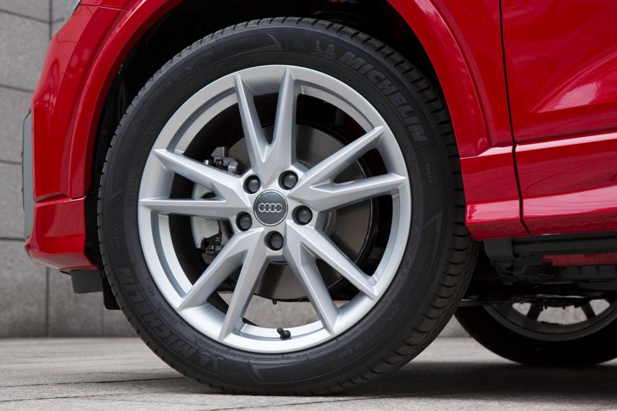 Колеса Audi Q2 TFSI S-Line 2017 года  (JP) (фото 9 из 14)